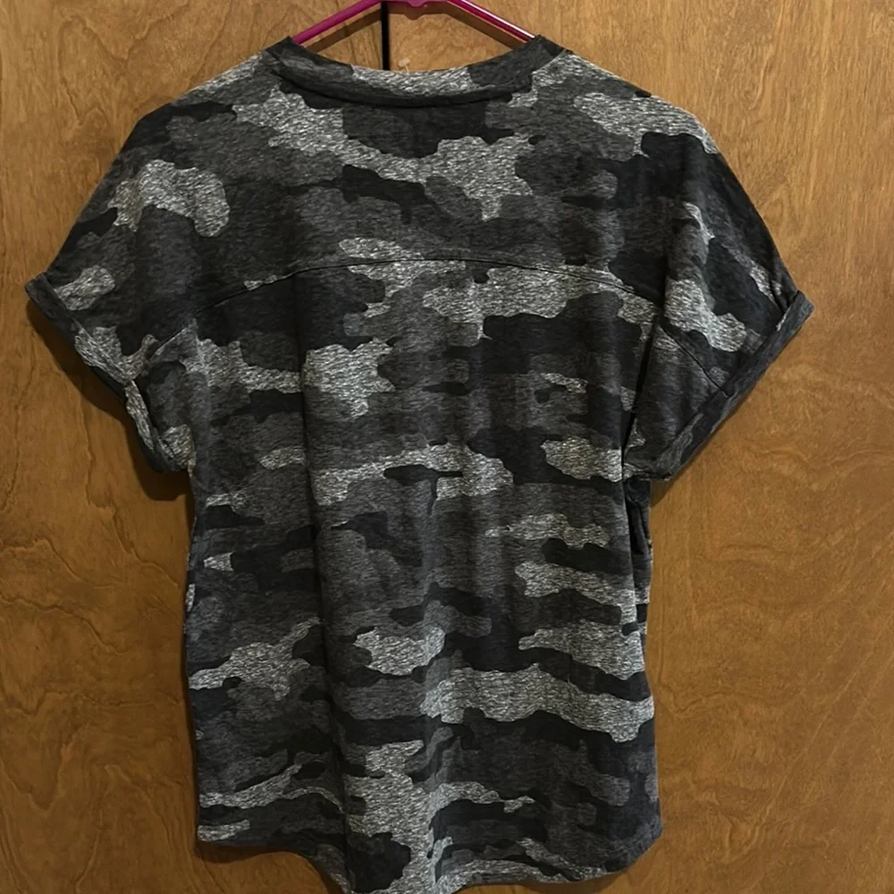 Duluth Trading Co Camo Short Sleeve Tee - Black and Gray - Picture 4 of 6